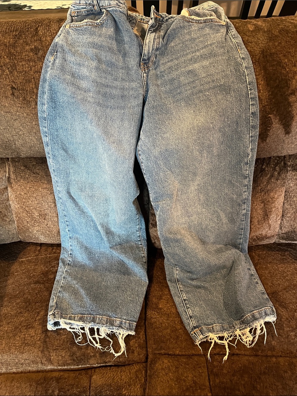 Forever 21 Light Blue Straight-Leg Jeans with Frayed Hem